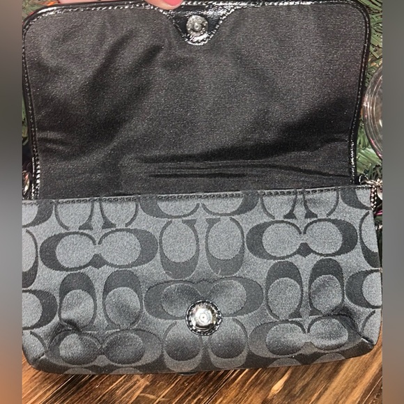 Coach Y2K Ashley Large Signature C Canvas Flap Wristlet/Mini Bag - Picture 11 of 12